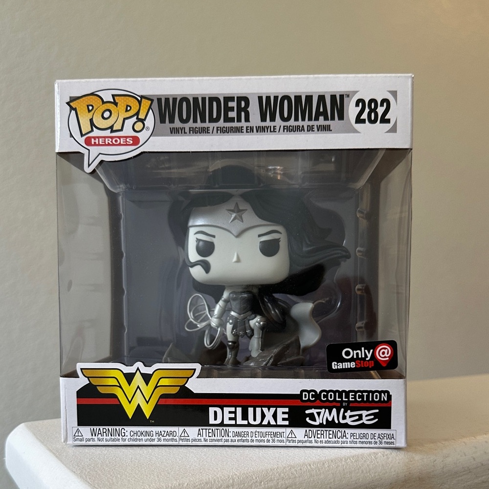 Funko Wonder Woman Black and White Vinyl Figure Jim Lee Deluxe VAULTED